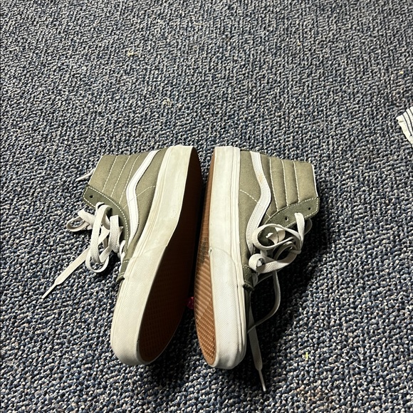 Vans - Picture 2 of 5